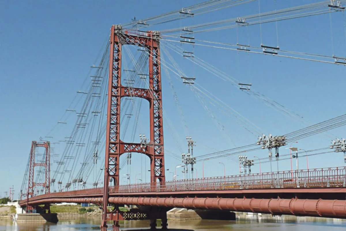 Un joven de 24 años murió tras caer desde el Puente Colgante en Santa Fe