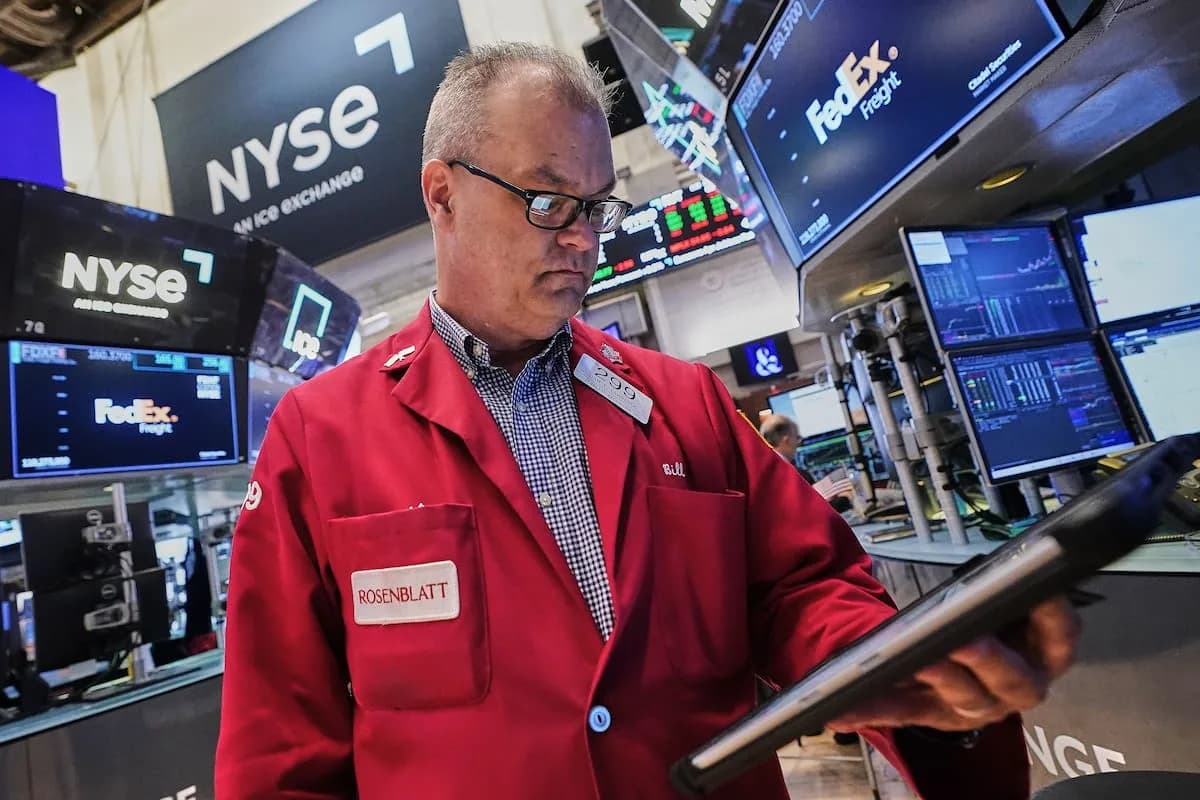 Mal clima: el riesgo país tocó el valor más alto en un mes y las acciones cayeron hasta 7% en Wall Street