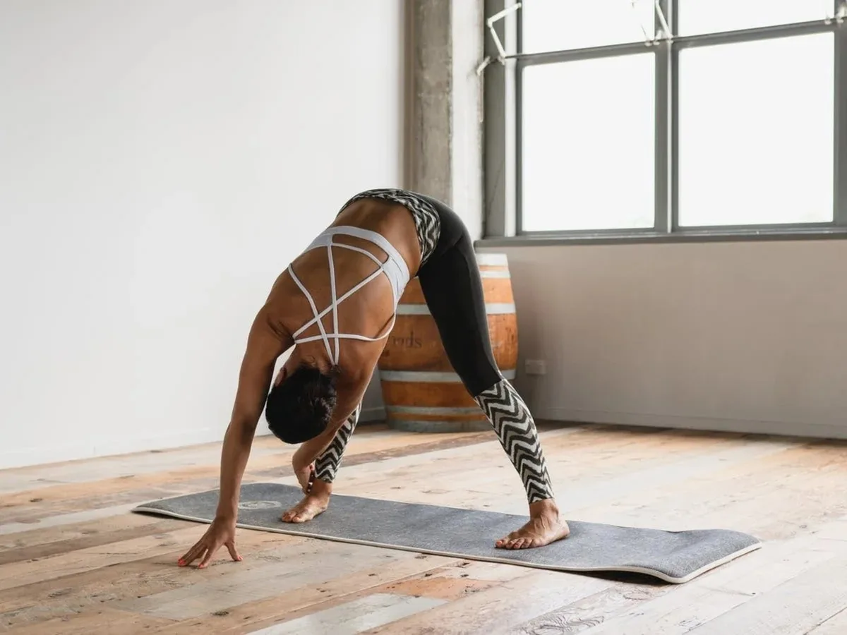 Cómo limpiar el mat de yoga en casa y sin arruinarlo