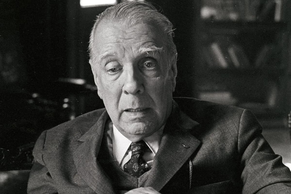 Daniel Mecca, escritor: “Recorrer las calles por donde Borges caminaba permite crear una imaginación poética de su figura”