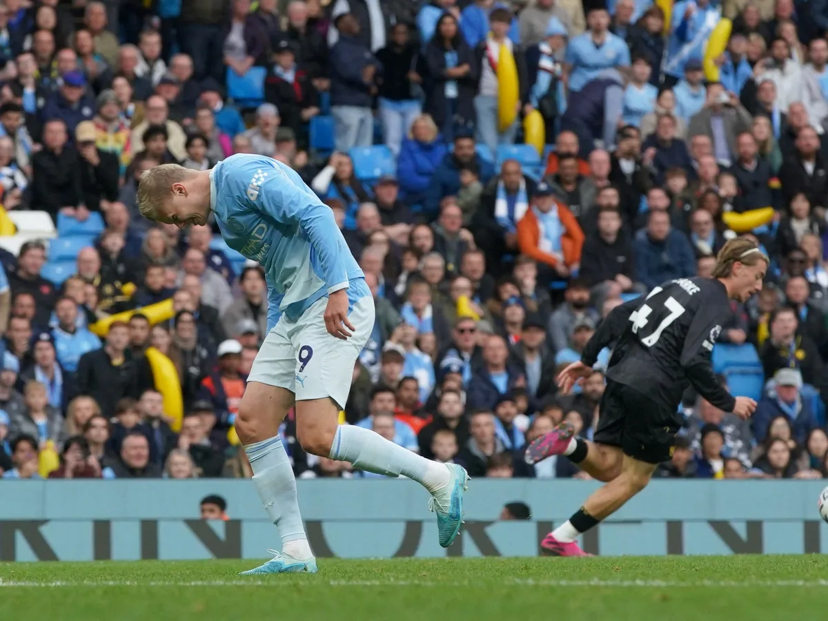 Manchester City le ganó 3-2 a Ipswich y Haaland se retiró rengueando del Etihad