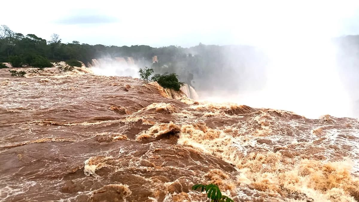 Cataratas del Iguazú: por la crecida del río restringieron todo el acceso y evalúan reabrir