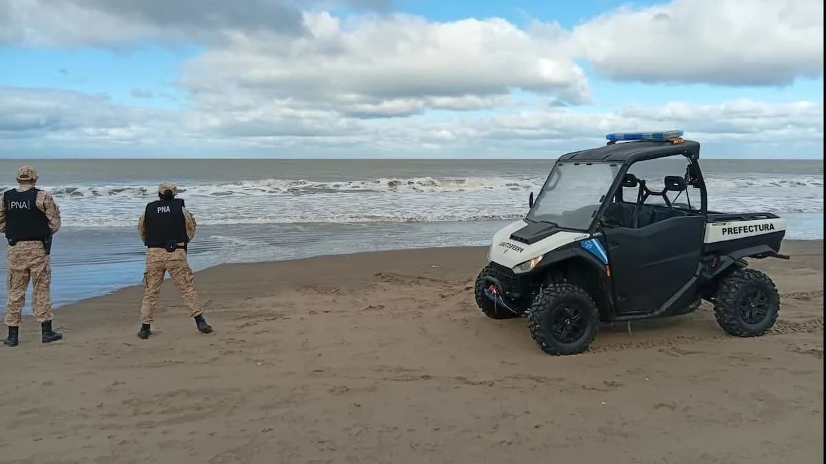 Qué se sabe de los dos kayakistas desaparecidos en Santa Teresita: ingresaron al mar y no pudieron volver