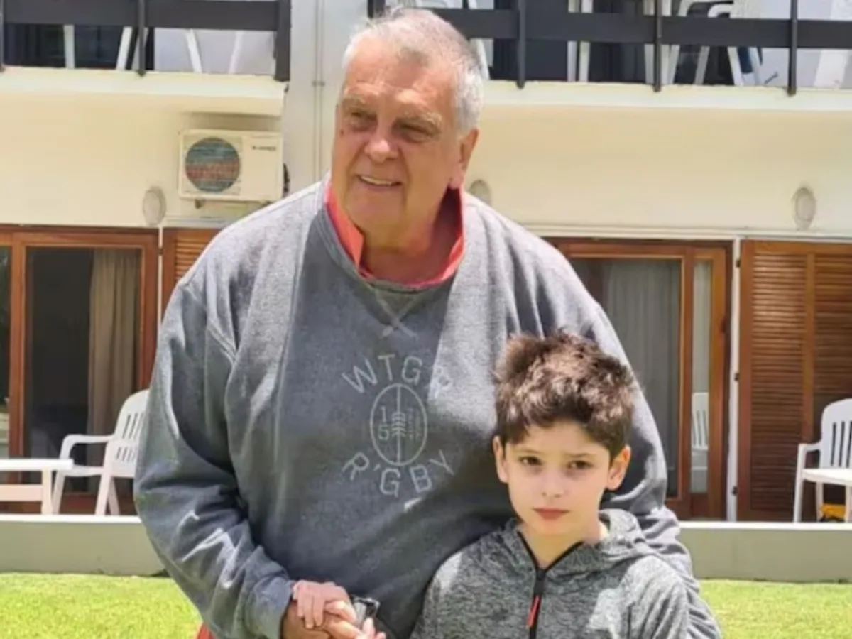 Luis Ventura celebró el alta médica de su hijo Antonio, a cinco días de la internación: "Este Lupín ya está en casa"