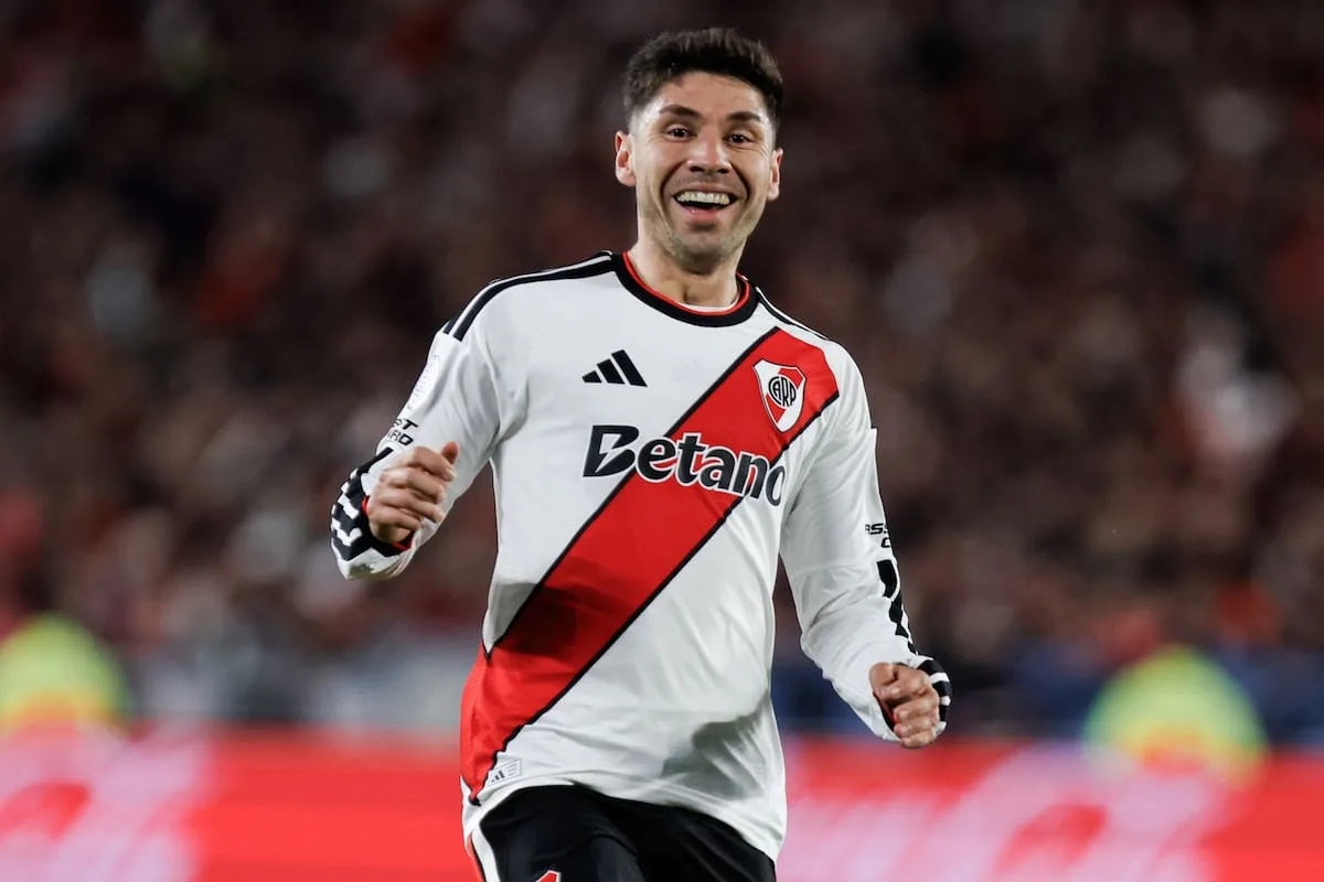 A qué hora juega River vs. Huracán y por dónde se puede ver en vivo