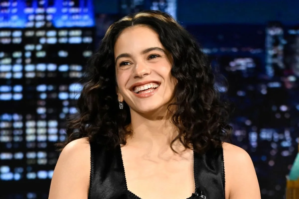 Rosalía contó en el show de Jimmy Fallon que le negaron la entrada a una iglesia en Nueva York