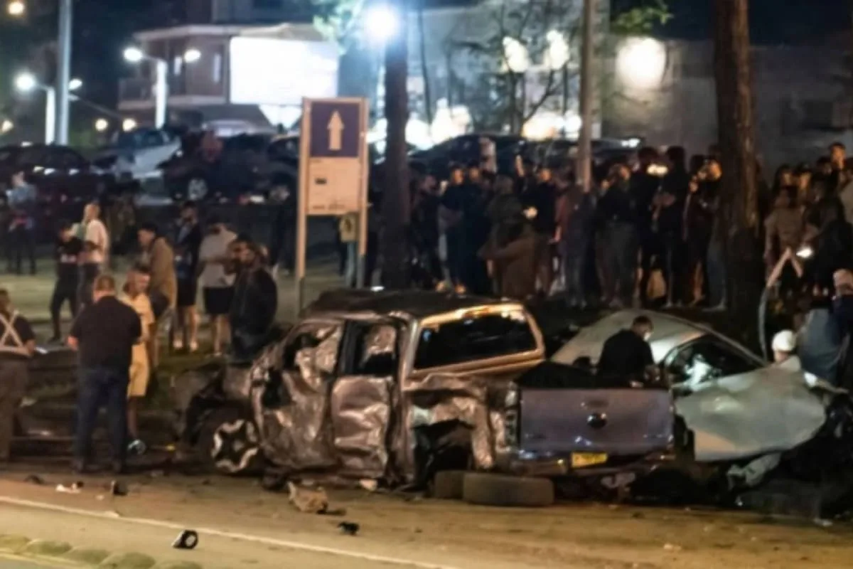 Un adolescente de 14 años conducía una camioneta, perdió el control y chocó: murieron él y un joven de 18