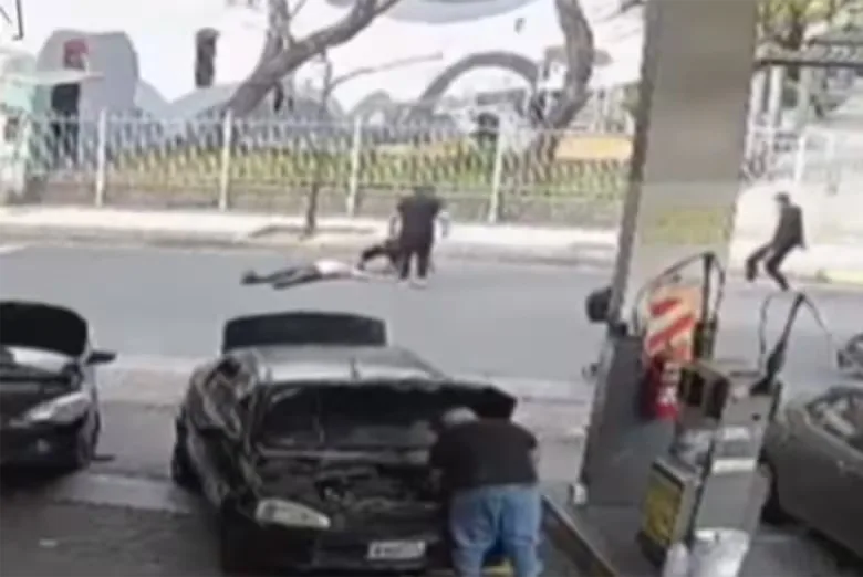 Constitución: mató a un hombre de una cuchillada en el cuello y lo buscan