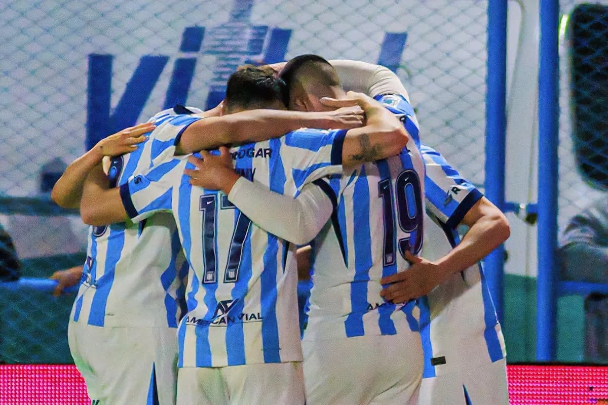Racing le ganó a Estudiantes (RC) y consiguió un poco de oxígeno en el torneo Clausura