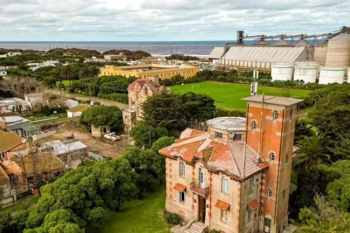 Se vende un histórico castillo argentino en las playas de Quequén por el mismo precio que un dos ambientes en CABA