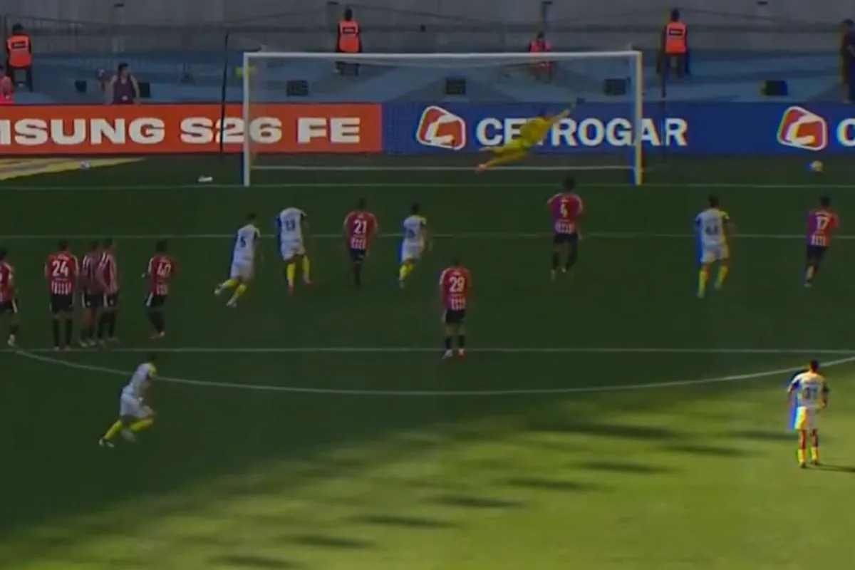 De tiro libre y al ángulo: el golazo de Di María para Rosario Central en la Supercopa Internacional