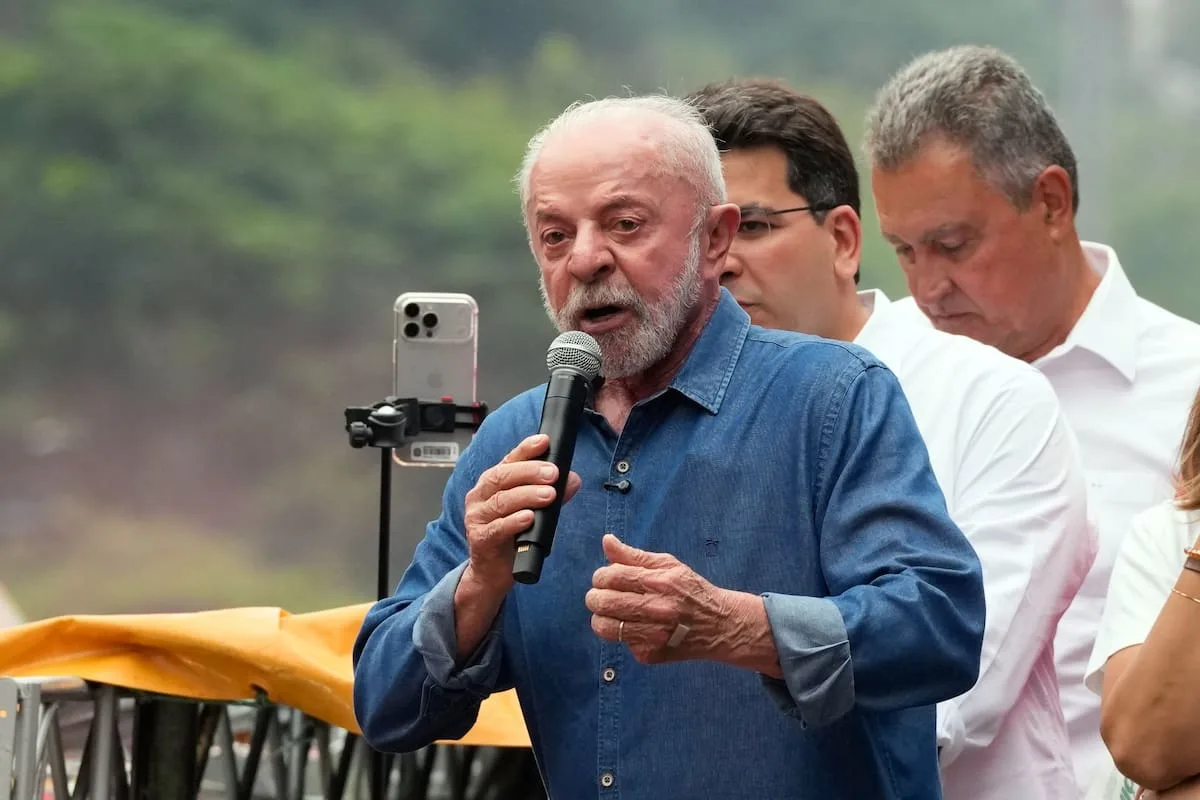 Lula movilizó la avenida Paulista por la jornada laboral y busca remontar ante Flavio Bolsonaro
