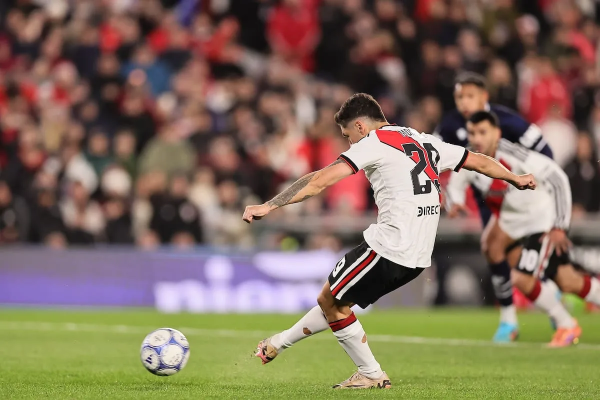 Agenda de TV y streaming del sábado: Argentina por Copa Davis, River - Huracán, Independiente y Suramericanos