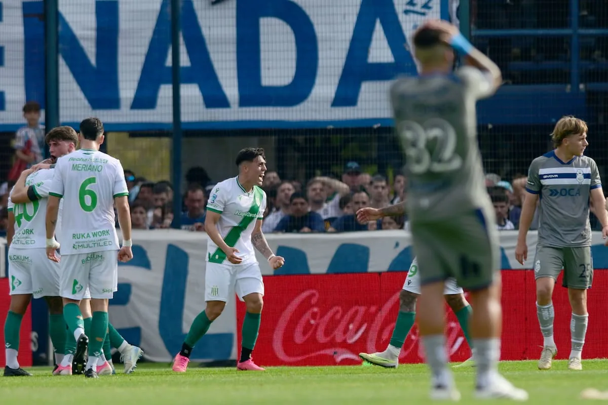 Gimnasia dejó escapar el triunfo ante Banfield: el golazo agónico de David Zalazar, que cumplió la ley del ex