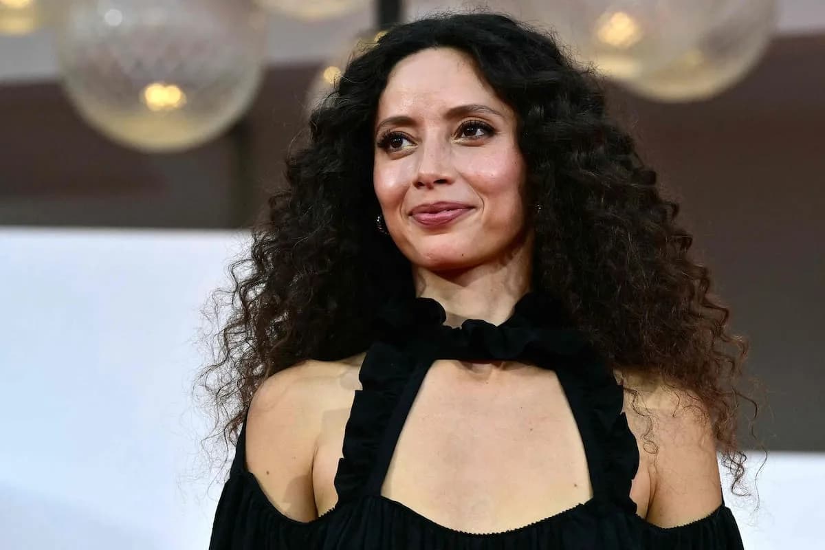 Ailín Salas, la actriz argentina de bajo perfil que llegó al Festival de Venecia junto a John Malkovich
