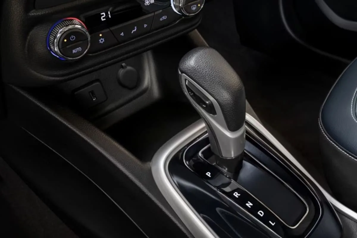 Cajas automáticas: mito y verdades y lo que nunca hay que hacer al manejar