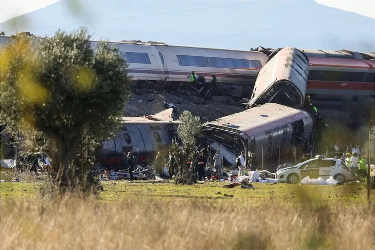 Choque de dos trenes de alta velocidad en Toledo: al menos 30 muertos