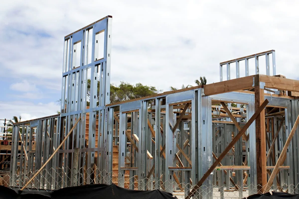Container, steel frame o prefabricada: cuál conviene para una casa de 60 m² y cuánto cuesta cada sistema
