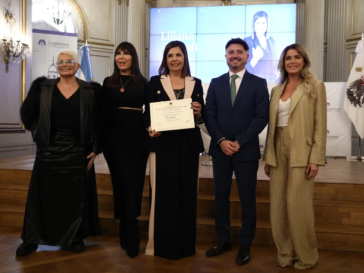 Liliana Parodi fue distinguida como Personalidad Destacada de la Cultura en la Legislatura porteña