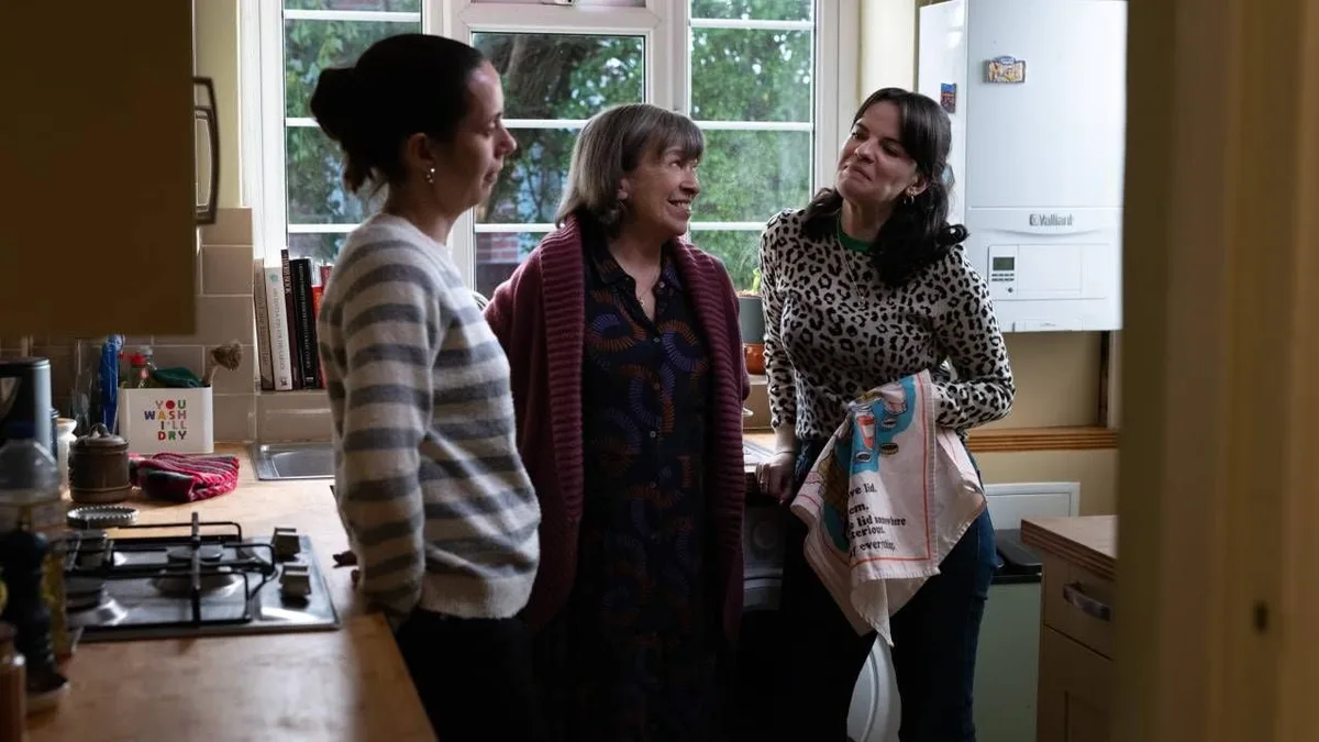 'Tender Loving Care' gana la Concha de Oro: La última película de Mike Leigh consigue el mayor premio del Festival de San Sebastián 2026
