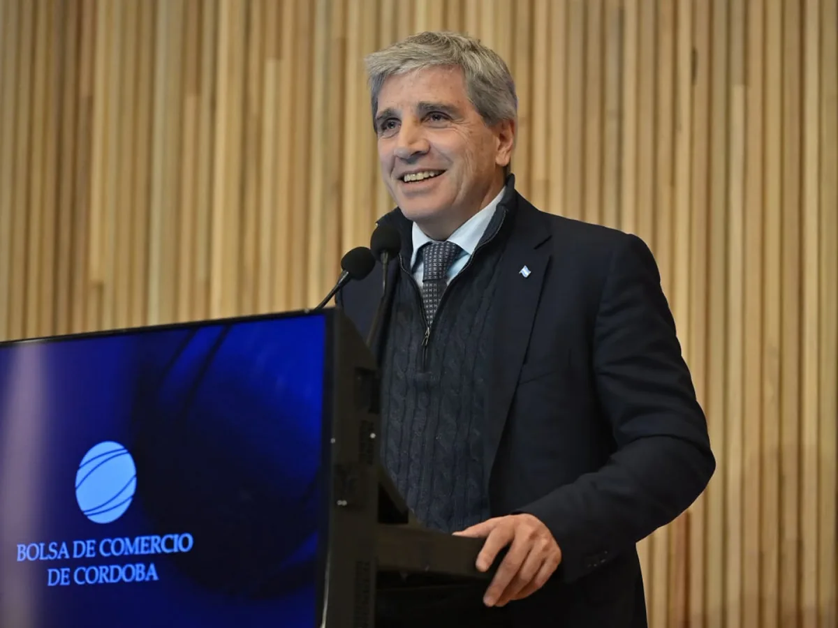 La confesión de Caputo a los banqueros, los nervios con el dólar y la batalla de Milei