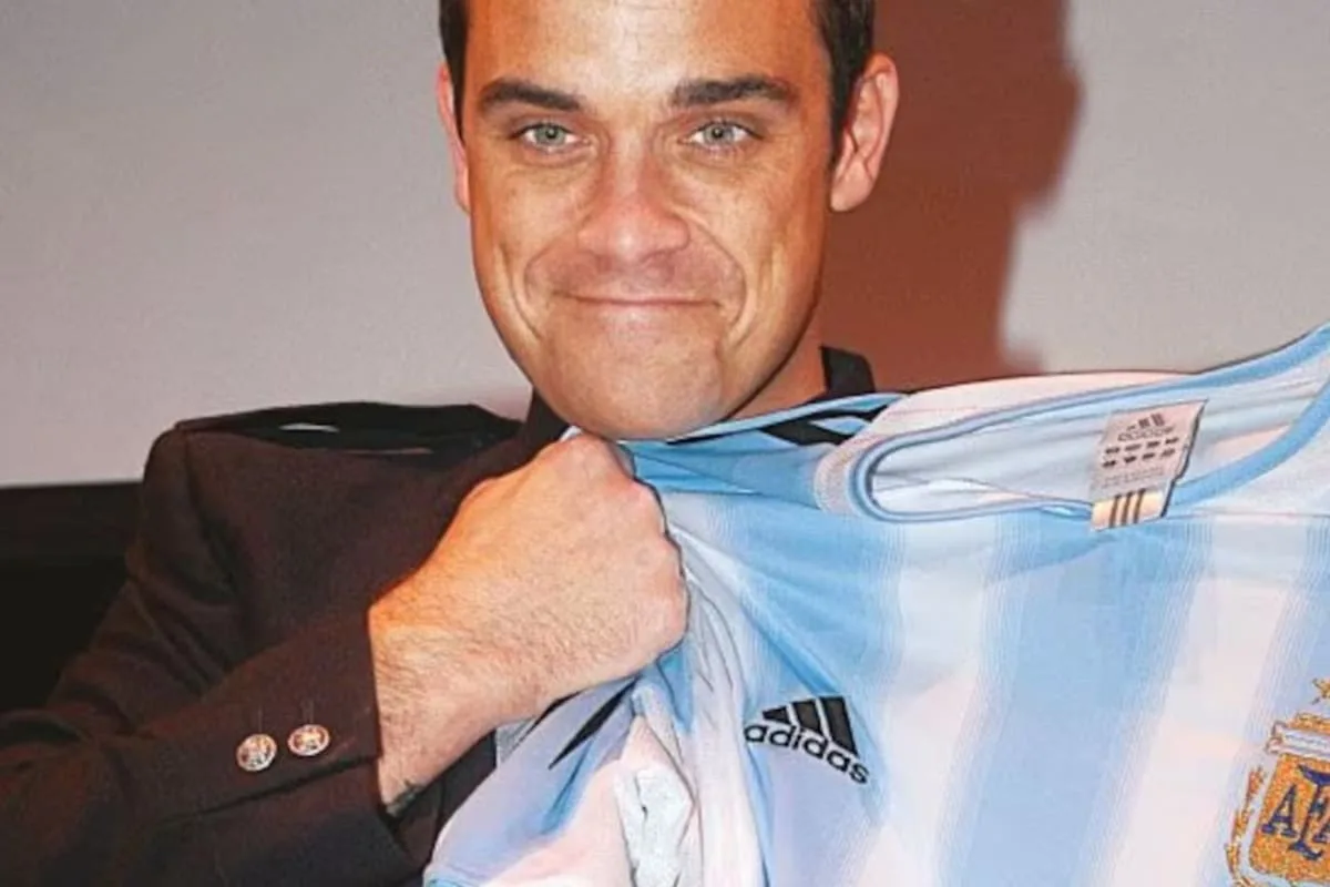 El día que Robbie Williams vino a la Argentina para cantar en el programa de Tinelli, conoció a Amalia Granata y se abrazó con la mamá de Tini