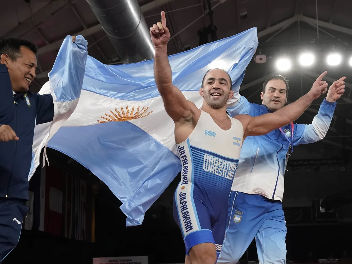 De olímpico con Armenia al oro para Argentina en los Suramericanos: la leyenda de la lucha que a los 40 años se enamoró "del tango, el bife y el vino"