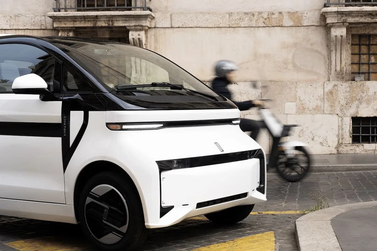 Llegan a la Argentina los modelos compactos de autos que tienen lugar para solo dos pasajeros