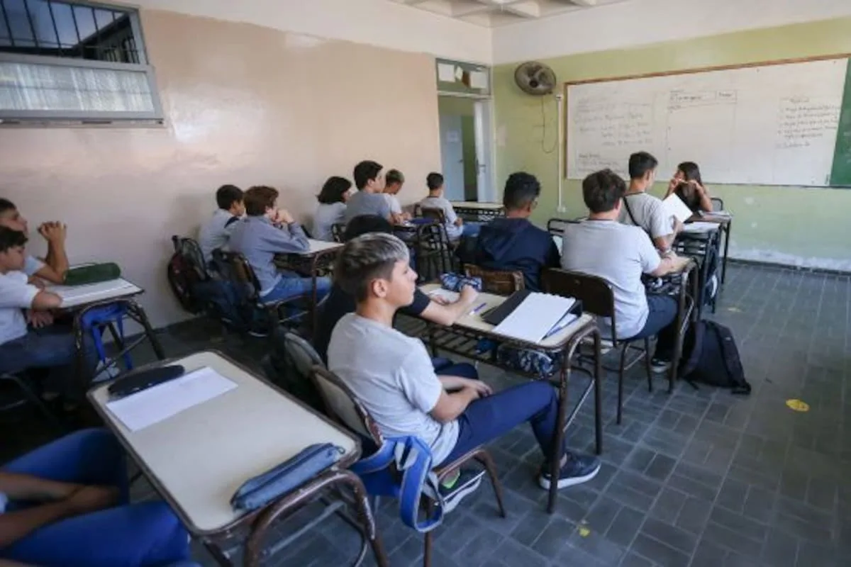 El nivel medio de educación no aguanta más parches