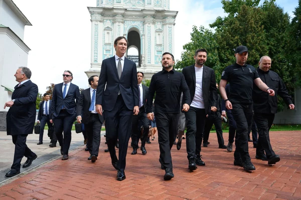 Zelensky se reunió con los enviados de Trump y afirmó que “la paz es necesaria”