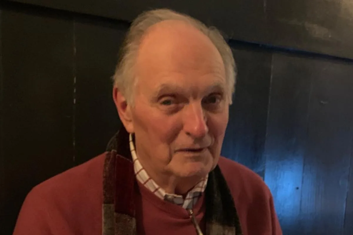 Alan Alda y su particular método para convivir con el Parkinson a los 90 años