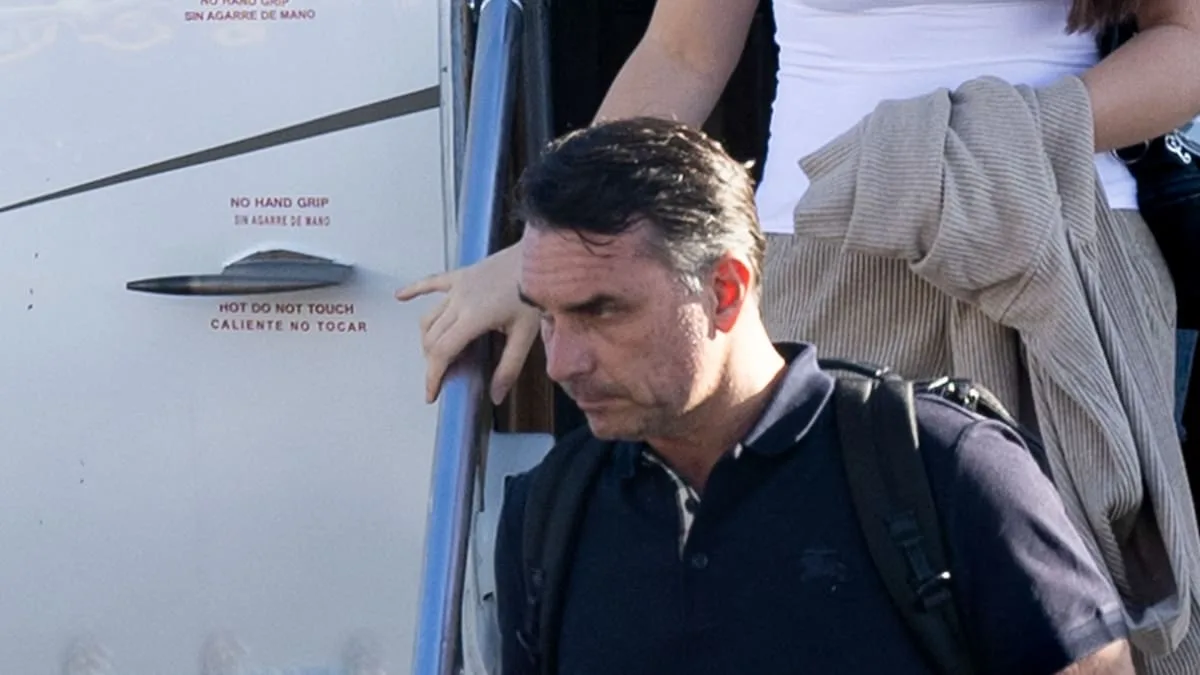 Flavio Bolsonaro huyó a EE.UU. vía Puerto Iguazú y la Justicia investiga al Gobierno