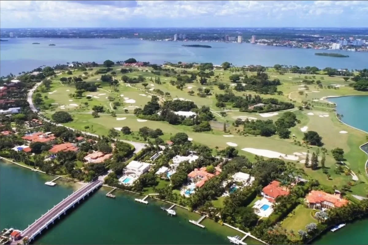 Indian Creek, la isla de los millonarios en Florida, capacita a su policía para tareas migratorias