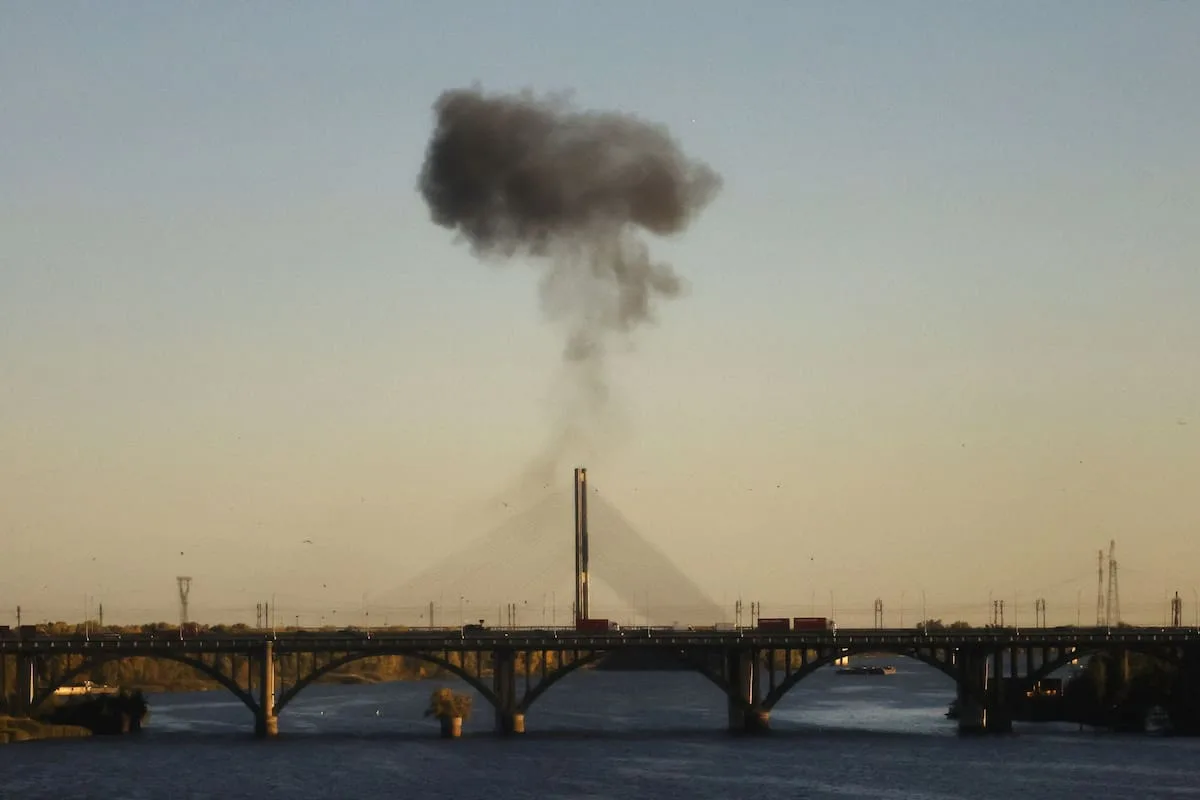 Rusia insta a diplomáticos y extranjeros a abandonar Kiev y anuncia ataques masivos