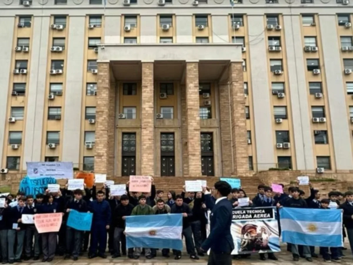 Mendoza: la escuela IV Brigada Aérea eliminó el examen de ingreso y hay polémica