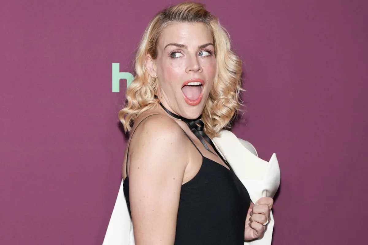 Busy Philipps celebró los seis meses de su cirugía cerebral y llevó tranquilidad sobre su estado de salud