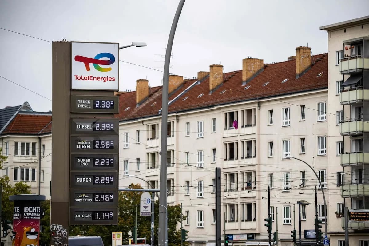 Los países del G7 acuerdan liberar 100 millones de barriles de reservas de petróleo y diésel