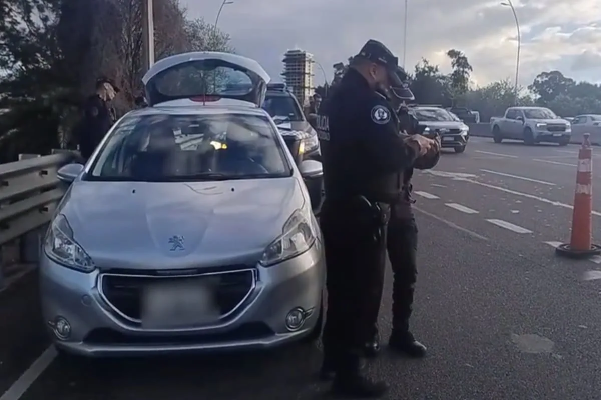 En su país lo buscaban por un robo de hace más de 18 años: lo atraparon en la General Paz, al volante de un auto vinculado a un delito