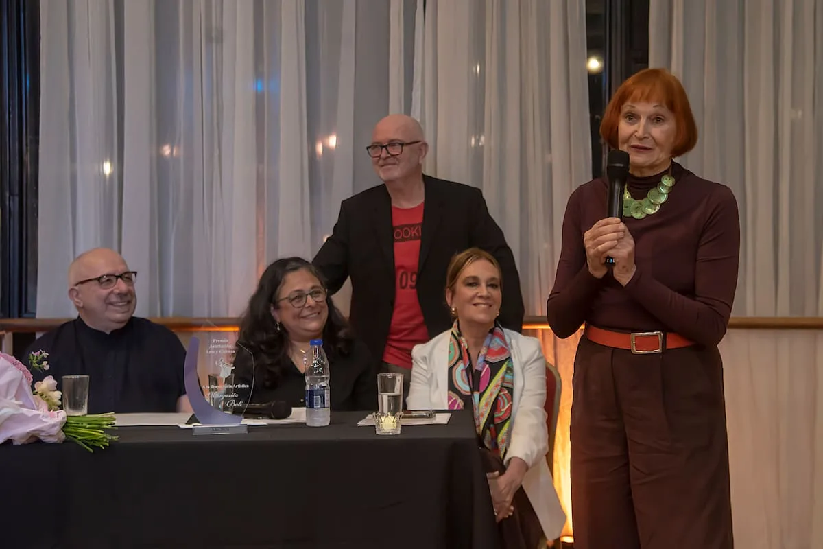 Homenajear, reflexionar, hacer comunidad