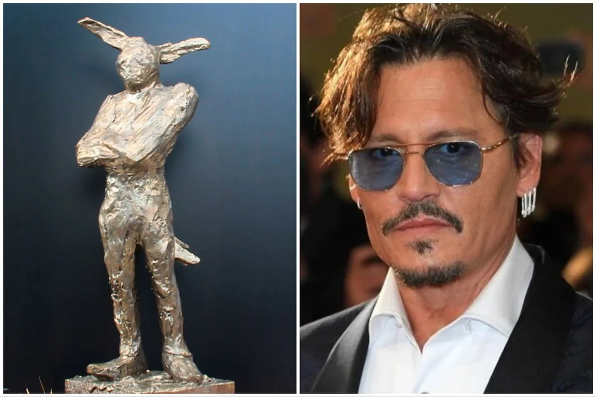 Con “The Bunnyman”, un guardián mitad humano y mitad conejo, Johnny Depp debuta como escultor en la Feria de Estambul