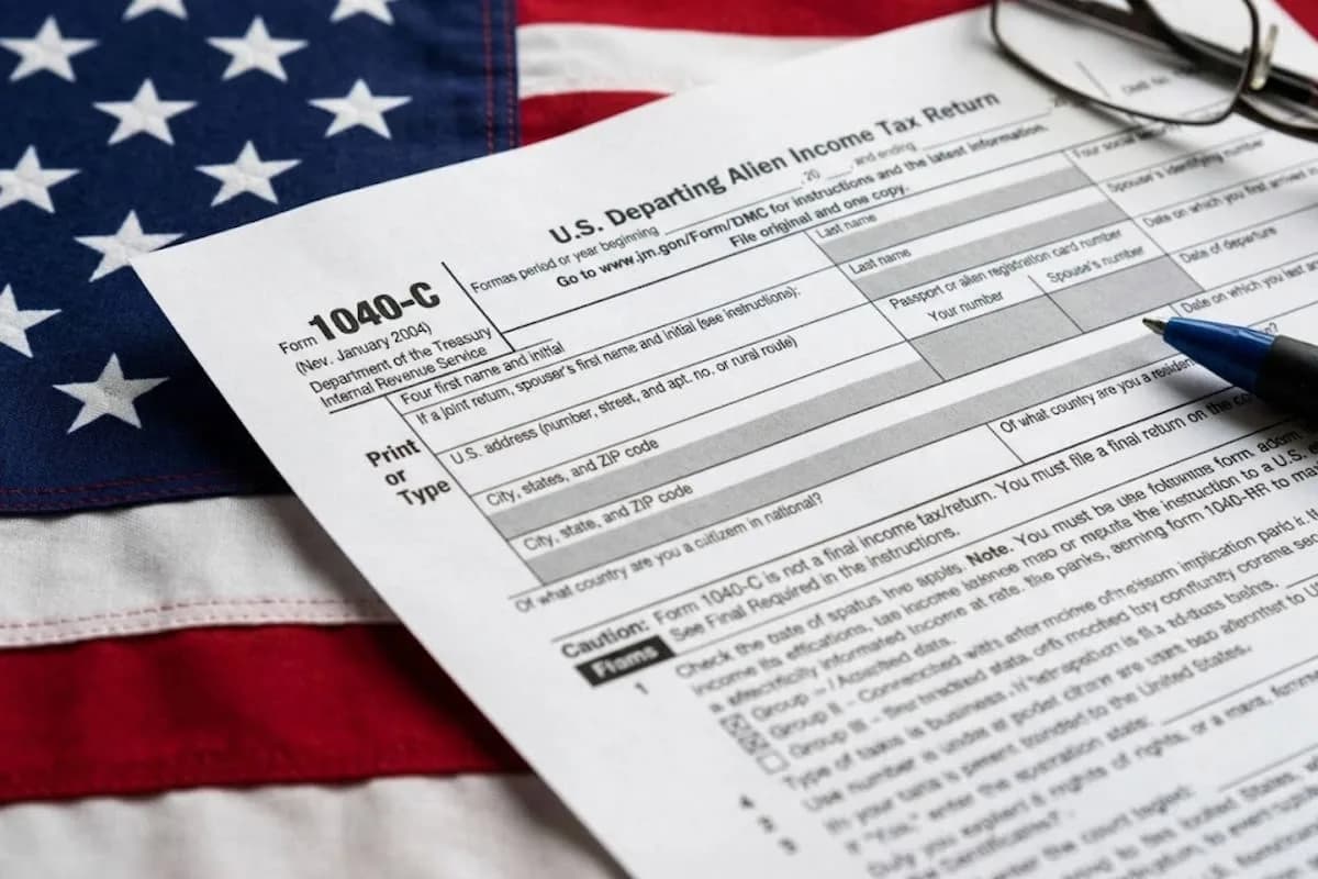 Formulario 1040-C del IRS: qué extranjeros deben presentarlo al salir de Estados Unidos