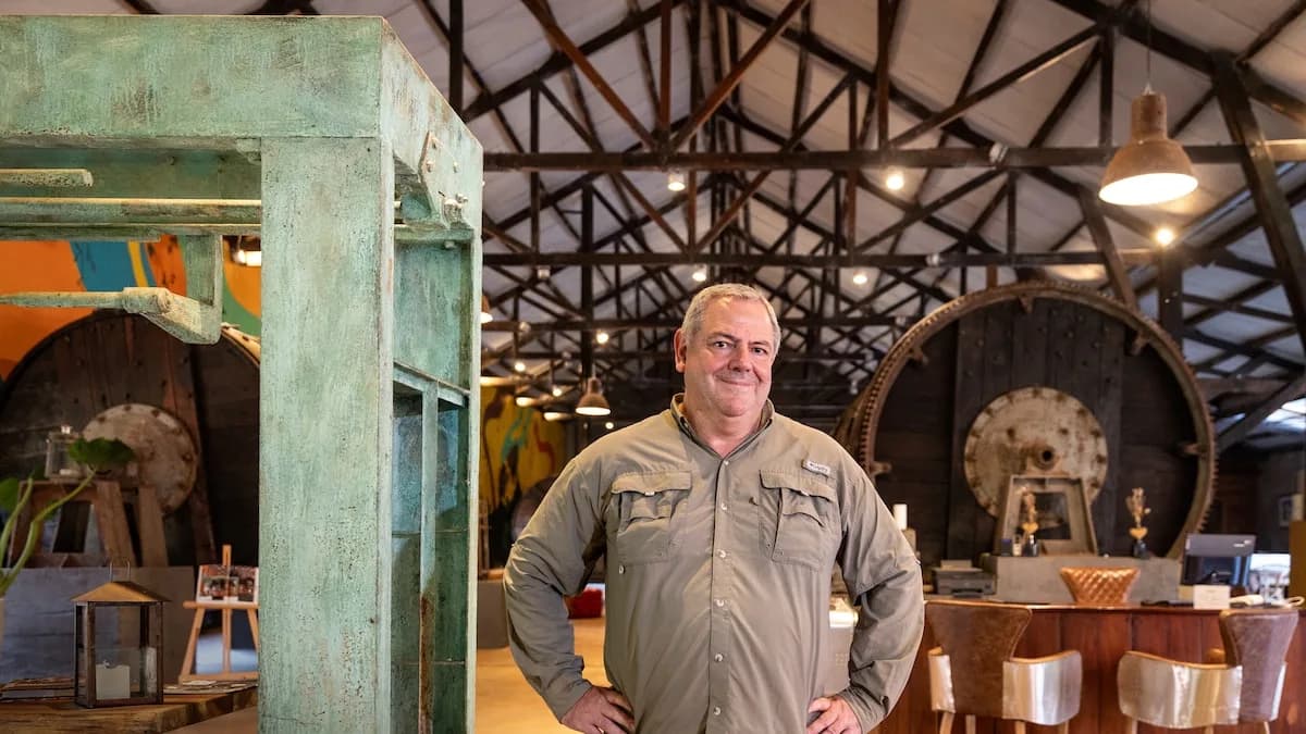 Compró 60 hectáreas de selva, recicló una curtiembre abandonada y montó un hotel