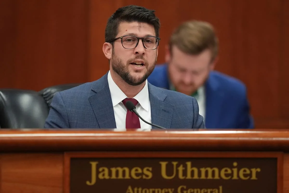 La nueva batalla judicial de Florida con la IA: solicita una medida cautelar para frenar a ChatGPT