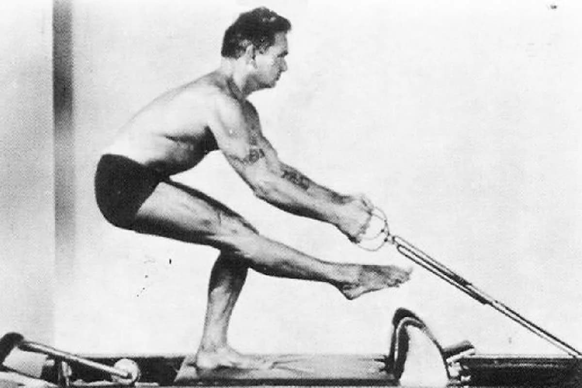 Joseph Pilates: “La actividad sirve para fortalecer nuestros músculos de forma consciente y a largo plazo”