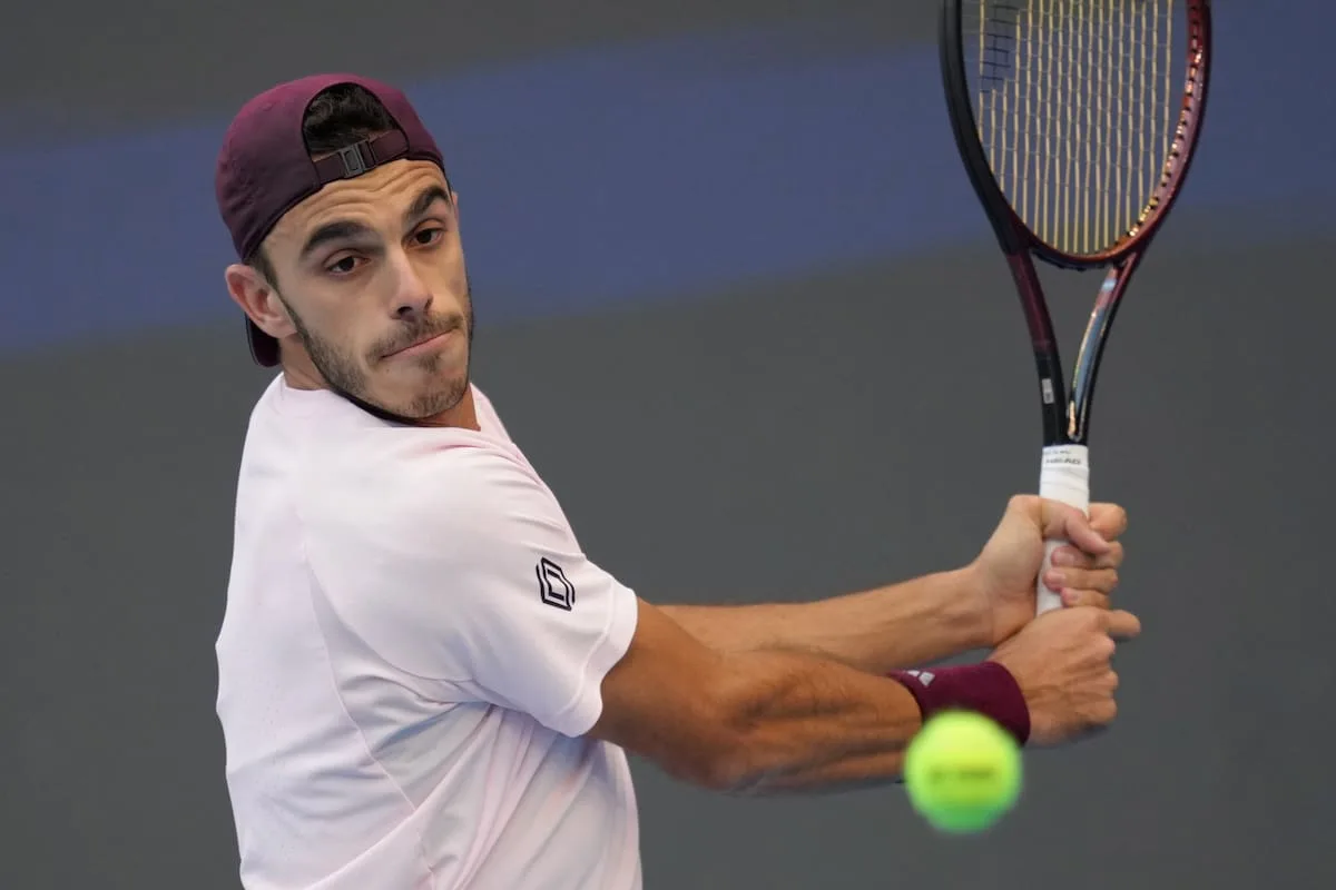 Francisco Cerúndolo cayó ante Jakub Mensik y no quedan argentinos en Shanghái