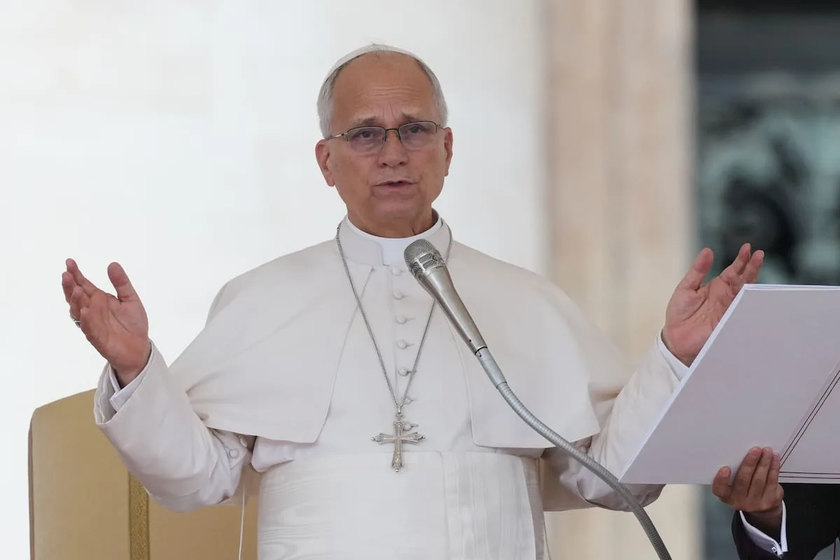 ¿Hay feriado el lunes 9 de noviembre por la visita del papa León XIV?