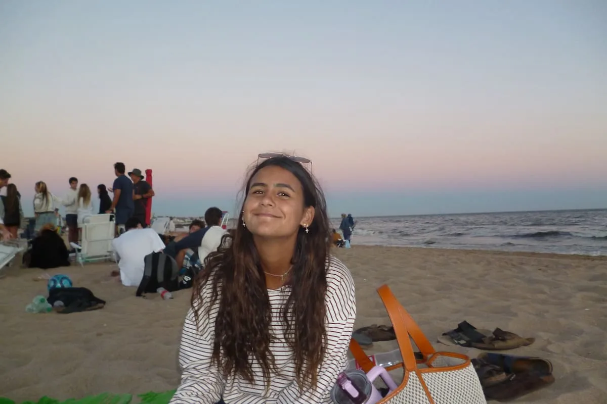 Uma Fabbiani cumplió 18 años: estudia periodismo, capitanea en hockey y reconstruyó el vínculo con su padre