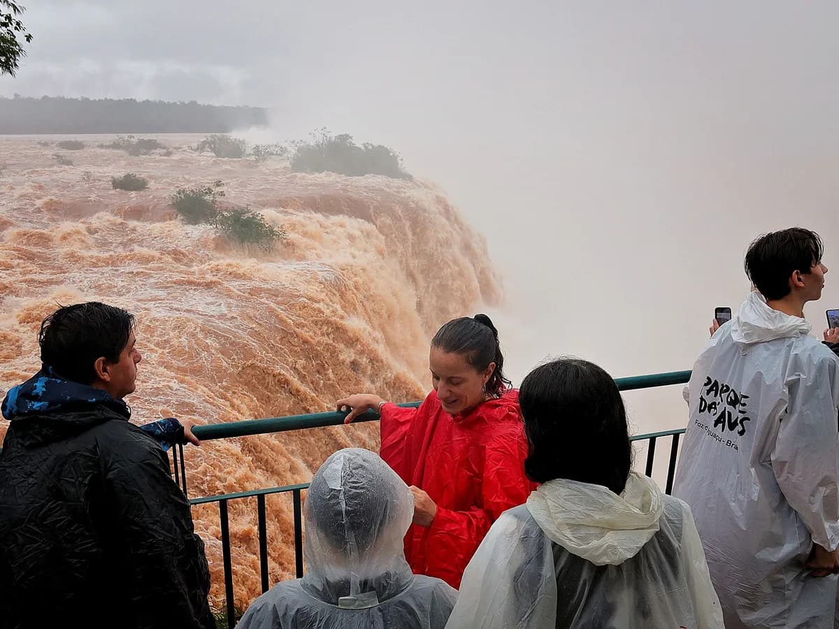 Cataratas del Iguazú: casi 7.000 turistas en un fin de semana con los circuitos abiertos