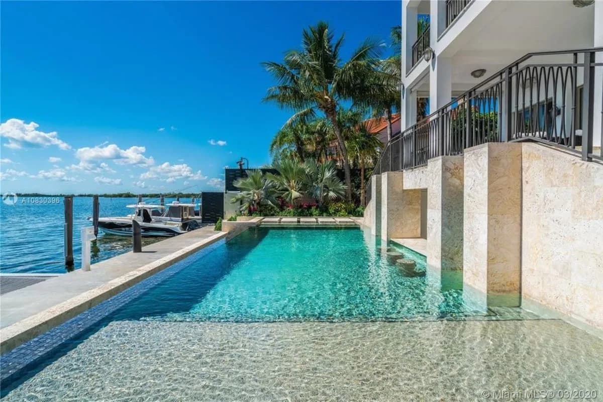 LeBron James compró una casa frente al mar en Miami por US$9 millones y en 2023 se vendió a US$18,5 millones