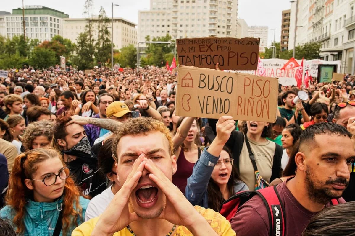 Decenas de miles de personas manifiestan en el centro de Madrid y otras ciudades por la crisis de la vivienda